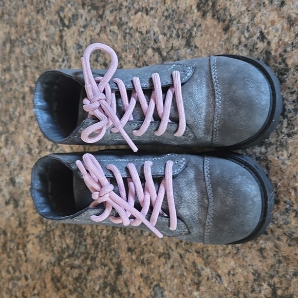 Oshkosh Boots - Size 11 - Picture 2 of 6